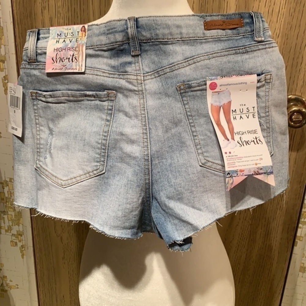 ALMOST FAMOUS, HIGH RISE SHORTS - Picture 4 of 10